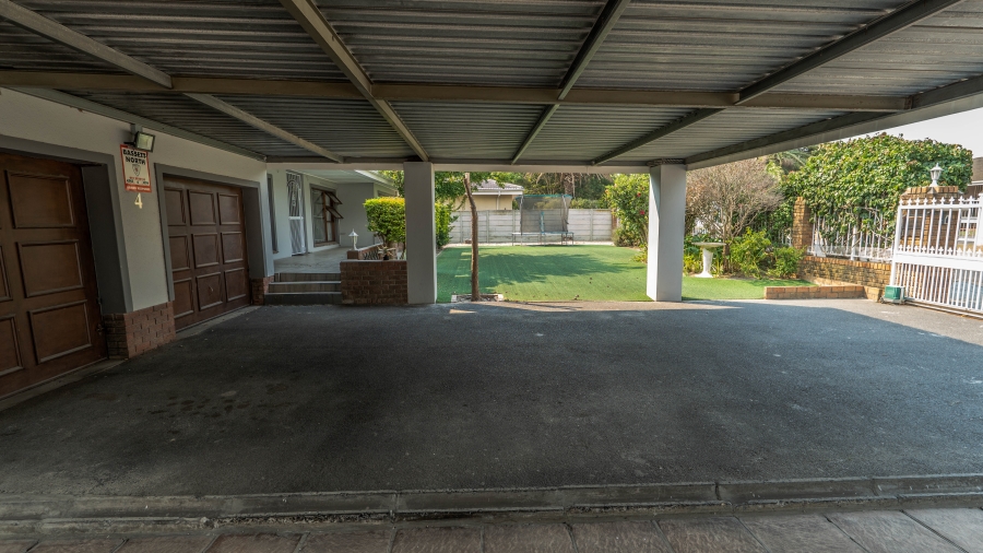 4 Bedroom Property for Sale in De La Haye Western Cape